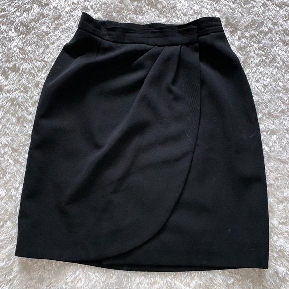 🔻Yves Saint Laurent Black Skirt - Picture 1 of 4